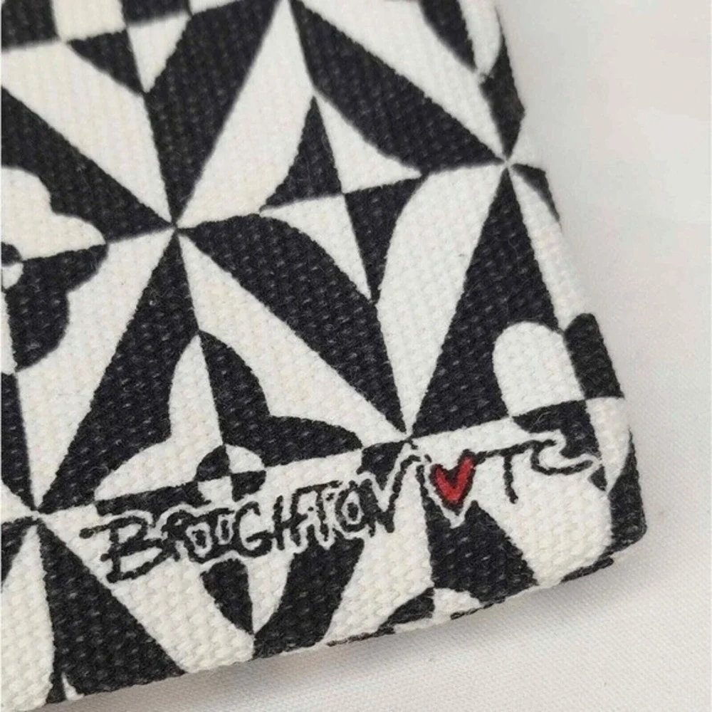 Brighton black white